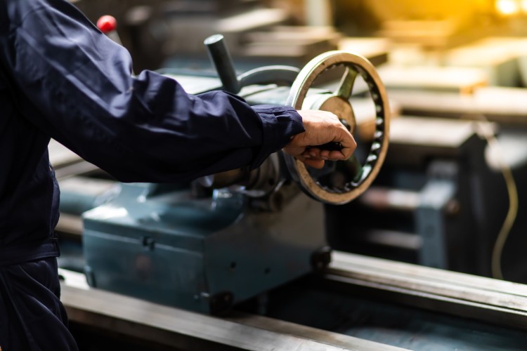 株式会社 長崎鉄工所の正社員 建築板金工 工場の求人情報イメージ1